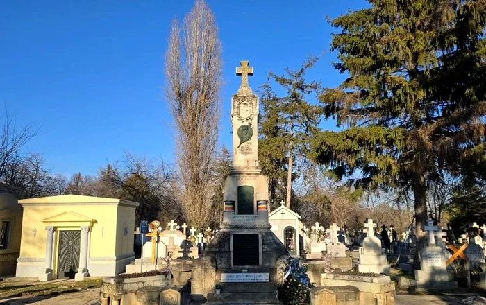---------Escrocherii-cu-lucrri-funerare-sub-haine-preoeti-Percheziii-n-Cimitirul-Bellu-i-la-nou-adrese-Patru-persoane-au-fost-reinute
