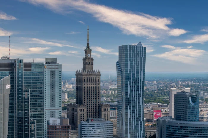 Foto----------Cum-arat-New-York-ul-Europei-metropola-care-i-cucerete-pe-turitii-romni-i-e-la-doar-dou-ore-de-Bucureti