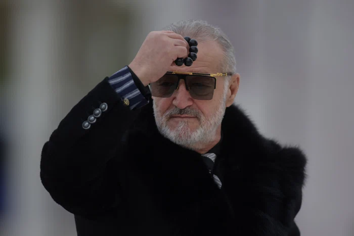 ---------Gigi-Becali-dup-consultrile-cu-Nicuor-Dan-PNL-ar-susine-un-guvern-minoritar-dar-le-este-fric-de-Bolojan-Trimite-l-pe-Pahonu-s-rezolve-treaba