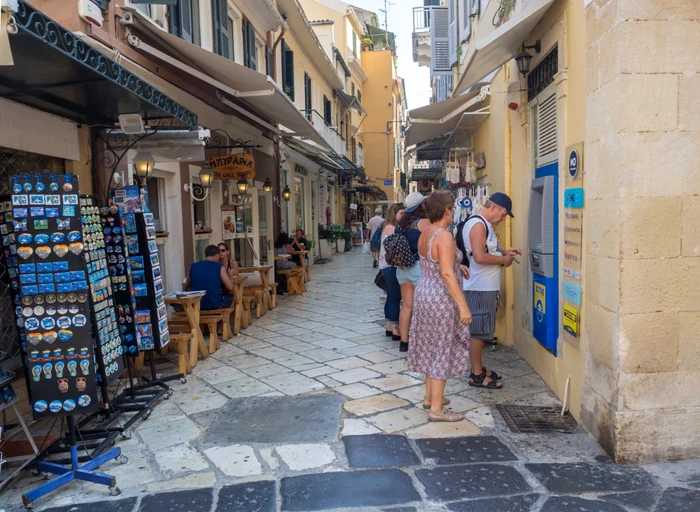 ---------Grecia-limiteaz-plile-n-numerar-la-500-de-euro-Ce-amenzi-risc-cei-care-ncalc-regula