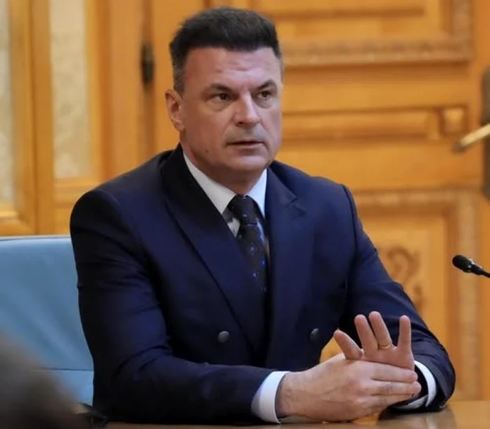---------Grindeanu-l-a-deconspirat-pe-liberalul-care-a-contactat-o-pe-Olgua-Vasilescu-Mircea-Roca-Am-sunat-o-din-greeal-dup-moiune