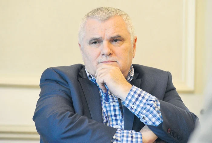 Interviu----------tefan-Mitroi-la-70-de-ani-scriitorul-nscut-n-noaptea-de-nviere-n-satul-lui-Noica-N-am-apucat-s-arestez-dect-un-singur-om-pe-mine-nsumi