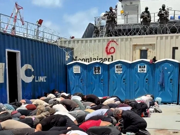 ---------Israelul-i-a-expulzat-pe-toi-activitii-din-flotila-ctre-Fia-Gaza-Italia-cere-pedepsirea-ministrului-israelian-care-i-a-umilit-pe-activiti