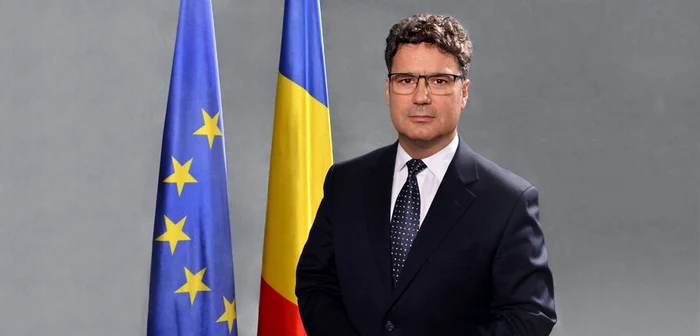---------Rectorul-SNSPA-i-ceart-pe-politiceni-din-cauza-disputei-interne-pentru-programul-SAFE-i-parteneriatul-cu-SUA-AUR-i-Kremlinul-jubileaz