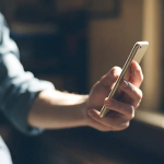 ---------Telefonul-mobil-a-devenit-o-surs-de-stres-pentru-muli-romni-Bateria-descrcat-i-teama-de-pierdere-a-datelor-printre-principalele-motive