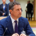 ---------Tnczos-Barna-le-recomand-consilierilor-onorifici-de-la-Guvern-s-renune-la-consultan-La-cine-face-trimitere-vicepremierul