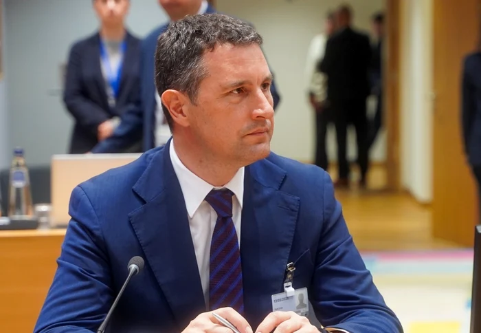 ---------Tnczos-Barna-le-recomand-consilierilor-onorifici-de-la-Guvern-s-renune-la-consultan-La-cine-face-trimitere-vicepremierul