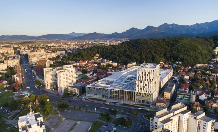 ---------Tragedie-la-mall-AFI-din-Braov-Un-brbat-a-murit-dup-ce-a-czut-de-la-etaj-Victima-era-agent-de-securitate-n-cadrul-mall-ului-Reacia-centrului-comercial