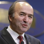 ---------Tudorel-Toader-crede-c-CCR-va-respinge-sesizarea-lui-Grindeanu-n-cazul-programului-SAFE-Nu-exist-conflict-constituional