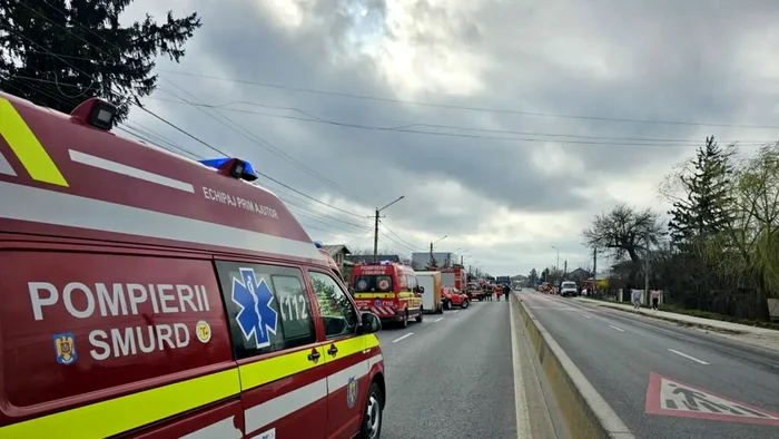 ---------Un-microbuz-plin-cu-copii-a-intrat-ntr-un-autoturism-n-judeul-Mure-11-persoane-au-ajuns-la-spital