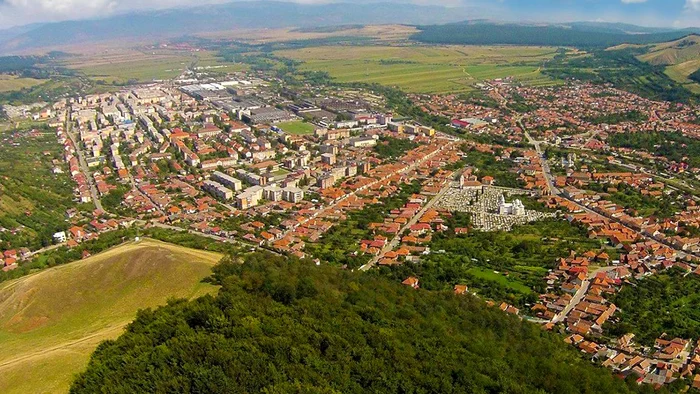 Video----------Cugir-ora-strategic-pentru-industria-de-aprare-va-avea-legtur-direct-cu-Autostrada-A1-printr-un-nou-nod-rutier