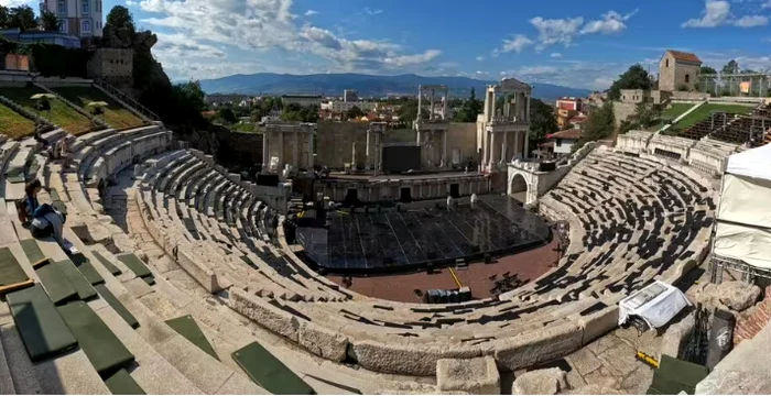 Video----------Oraul-mai-vechi-dect-Roma-considerat-bijuteria-ascuns-a-Europei-cu-amfiteatru-roman-cartiere-boeme-i-la-doar-cteva-ore-de-Romnia