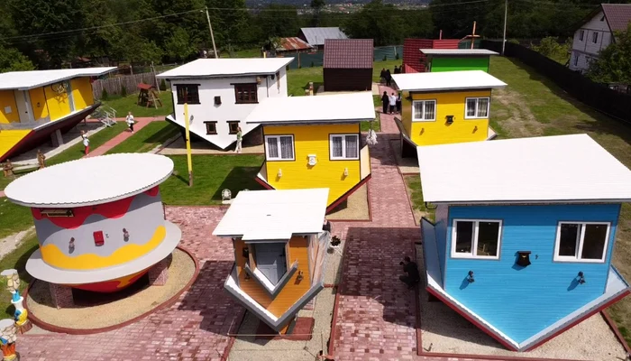 Video----------Satul-rsturnat-locul-care-a-devenit-un-fenomen-turistic-n-Romnia-povestea-tnrului-care-a-transformat-o-idee-ntr-o-afacere-de-succes