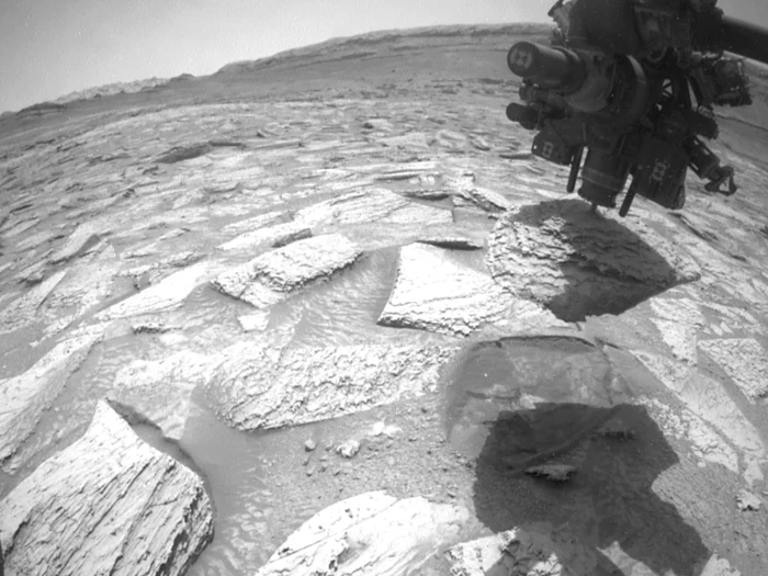 Video----------Un-bolovan-de-13-kilograme-a-blocat-roverul-NASA-Curiosity-timp-de-ase-zile-pe-Marte-Incident-fr-precedent-n-istoria-misiunii