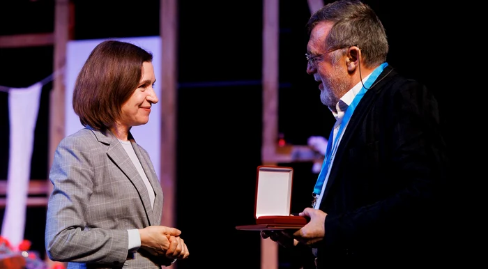 Maia Sandu i-a acordat Ordinul de Onoare lui Matei Vișniec pentru contribuția culturală și civică