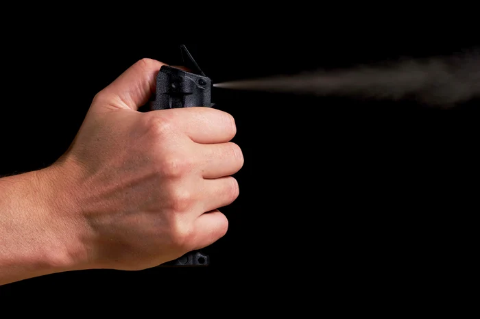 Panică la Școala Generală nr. 2 din Petroșani după ce un elev a folosit spray lacrimogen