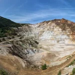 Cariera de sulf din Călimani: proiectul ceaușist care a mutilat muntele și a lăsat peste 300 ha poluate