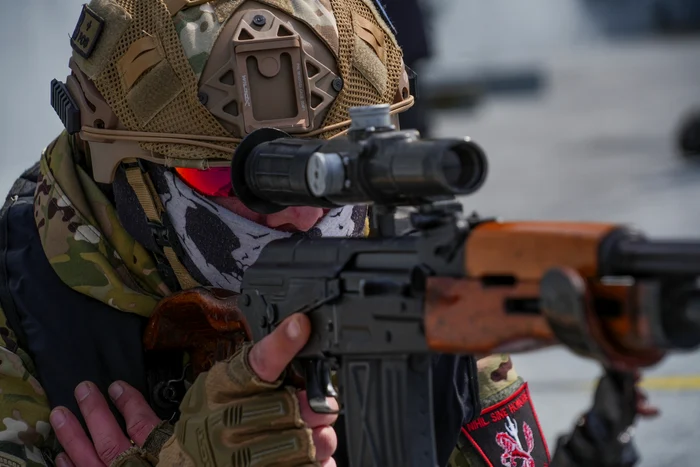 MApN: noile arme NATO vin cu echipamente optice moderne; o parte din tehnologie va fi produsă în România