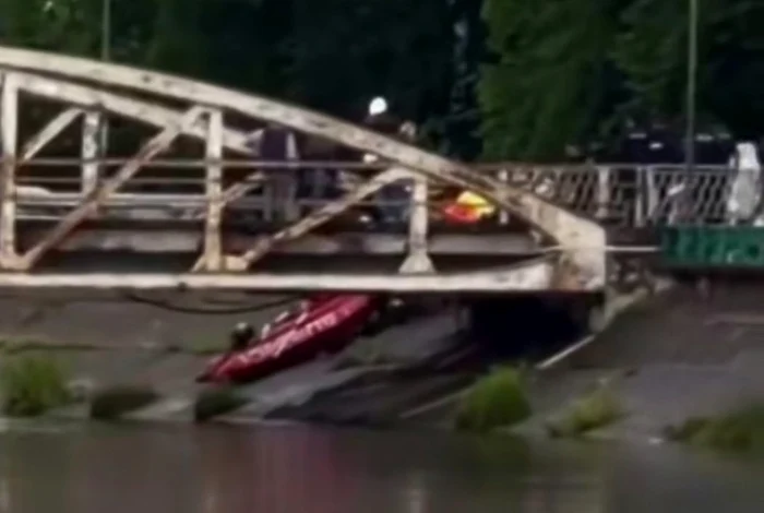 Salvat în ultimă clipă din apele Jiului un bărbat de 73 de ani din Târgu Jiu