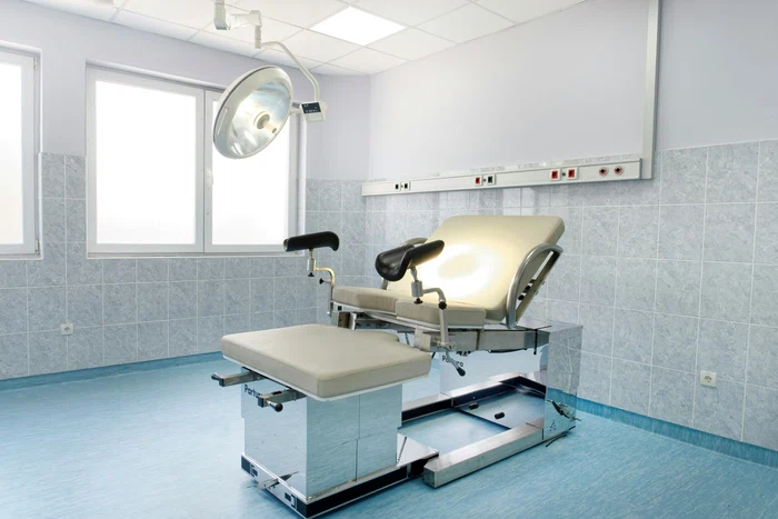 Mărturia unei adolescente despre avortul medicamentos declanșează dezbatere despre educația reproductivă în România