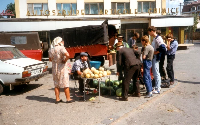 Verile austere din România anilor ’80: când căutarea hranei a devenit o prioritate zilnică