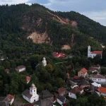 Masivul Cetate, distrus de exploatări în comunism: cum au dispărut minele antice de aur de la Roșia Montană