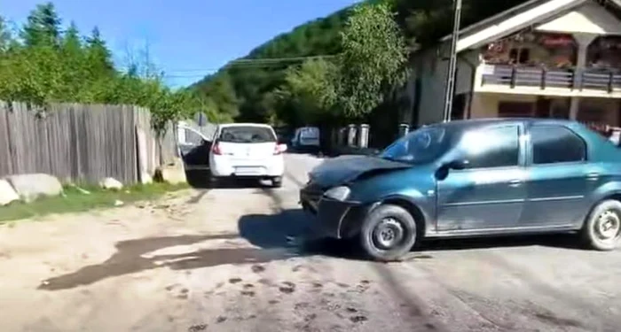 Patru răniți, între care doi copii, într-un accident în comuna Berevoeşti