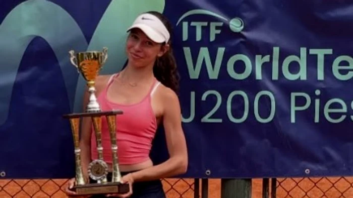 Maria Valentina Pop, 16 ani, a trecut în turul decisiv al calificărilor la Roland Garros juniori
