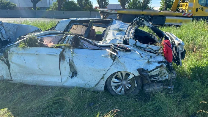 Un tânăr de 19 ani a murit după ce mașina s-a răsturnat pe DE584, în județul Brăila