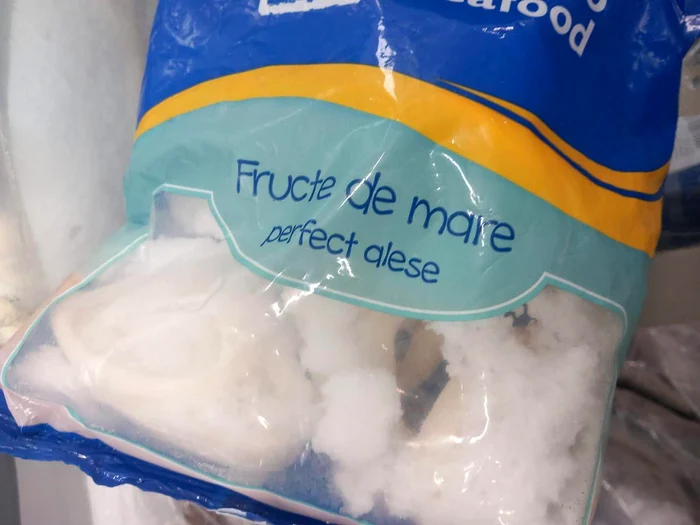 Fostul director ANPC semnalează ambalajele cu „fructe de mare” pline de gheață în supermarketuri