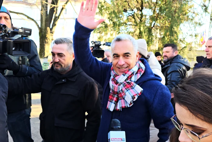 Mutațiile populismului în SUA şi România: de la televiziune la dictatura algoritmilor