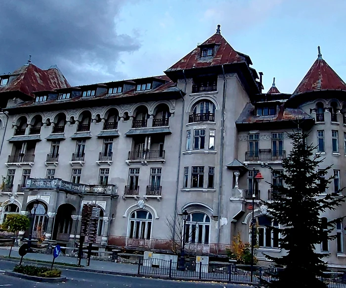 Hotelul Păltiniș din Sinaia, scos la vânzare pentru 4,8 milioane de euro