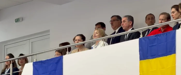 Nadia Comăneci, primită cu aplauze la Sala Polivalentă din Onești