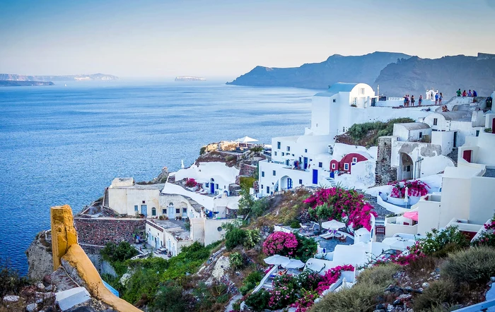 Dezbateri pe Reddit după ce o turistă a împrăștiat cenușa soțului pe scările din Santorini