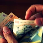 Salariul mediu net a scăzut în aprilie cu 1,6% la 5.843 lei; creșteri de peste 40% în sectorul petrolier