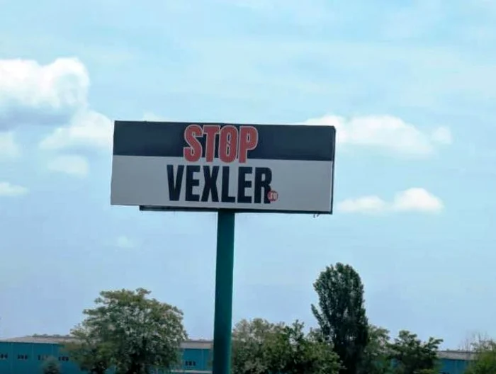 CNCD se autosesizează după apariția panourilor „StopVexler.ro”; partidul inițiator contestă măsura și anunță protest