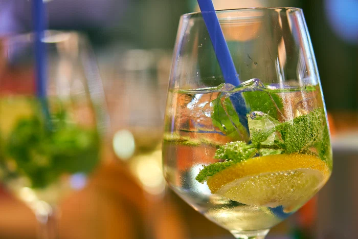 Opt tipuri de cancer asociate consumului de alcool. Nu există o cantitate „sigură”