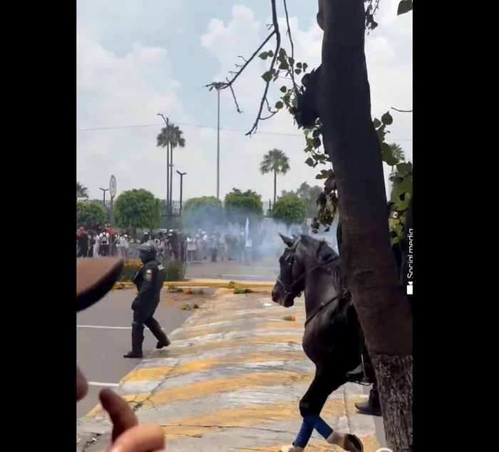 Ciocniri înainte de meciul de deschidere la Azteca: zeci de arestări și intervenții ale poliției