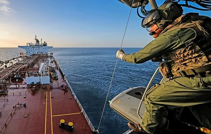Forțele britanice au interceptat şi preluat controlul unui petrolier din „flota fantomă” rusă în Canalul Mânecii
