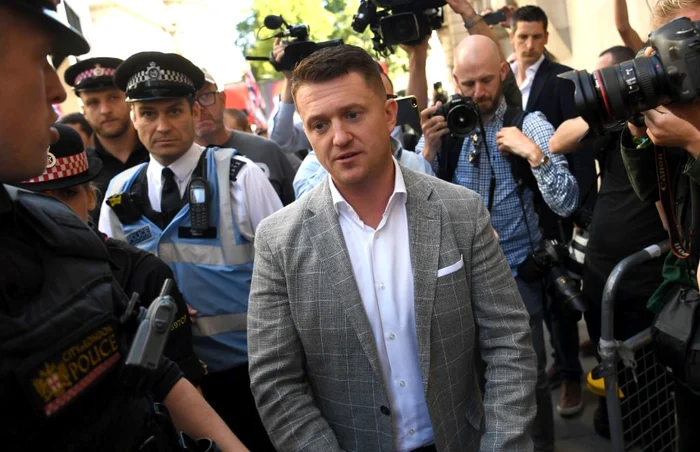Tommy Robinson reținut la Heathrow în baza legii antiterorism din 2019