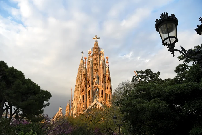 Cum a transformat Antoni Gaudí Sagrada Família şi de ce nu a apucat să o vadă terminată