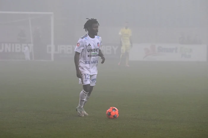 Universitatea Cluj a transferat fundașul nigerian Friday Adams de la FC Botoșani