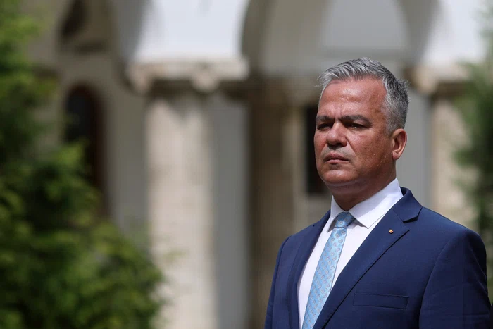 USR și UDMR critică desemnarea lui Adrian Veștea: „Nu are legitimitate” și „Pe voturile noastre nu se poate baza”