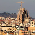 Barcelona va înlocui treptat peste 24.000 de platani până în 2037 pentru a diversifica arborii urbani
