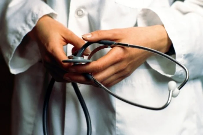 Doi medici de la Reșița trimiși în judecată pentru ucidere din culpă după moartea unui pacient