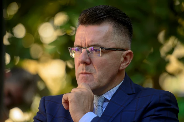 AUR: nu va vota un guvern din care nu face parte și cere alegeri anticipate