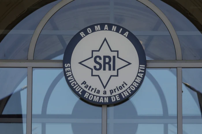 O angajată SRI și un militar IGSU, anchetați în dosarul unei rețele de trafic de droguri destructurate în București
