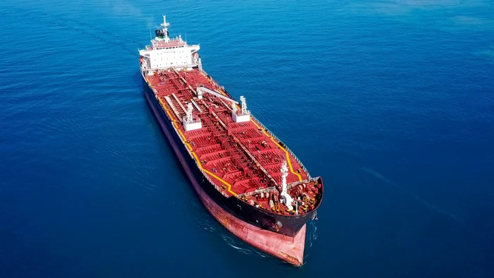Iran reia exporturile de petrol: trei petroliere au părăsit perimetrul blocadei americane
