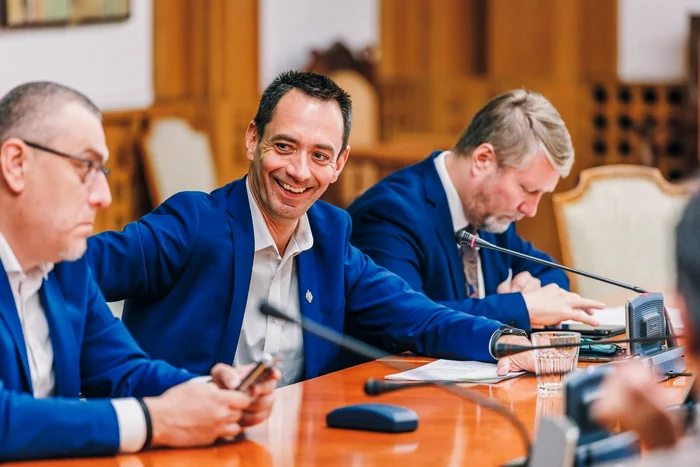 UDMR se reunește miercuri pentru a valida decizia de a nu vota guvernul lui Adrian Veștea