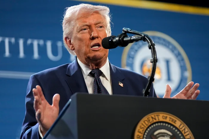 Trump propune producție sub licență în Europa și Ucraina pentru rachete americane